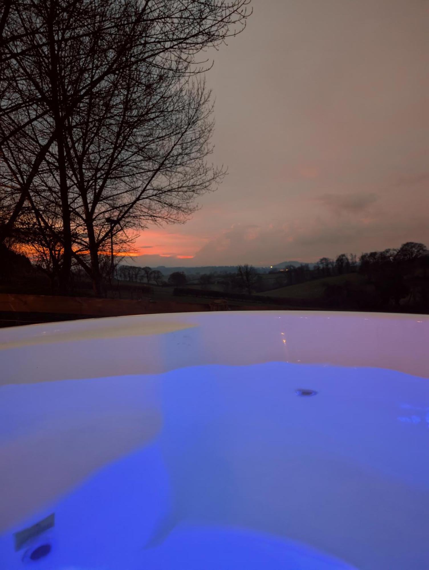 Caplor Glamping & Lodges Hereford Exterior foto