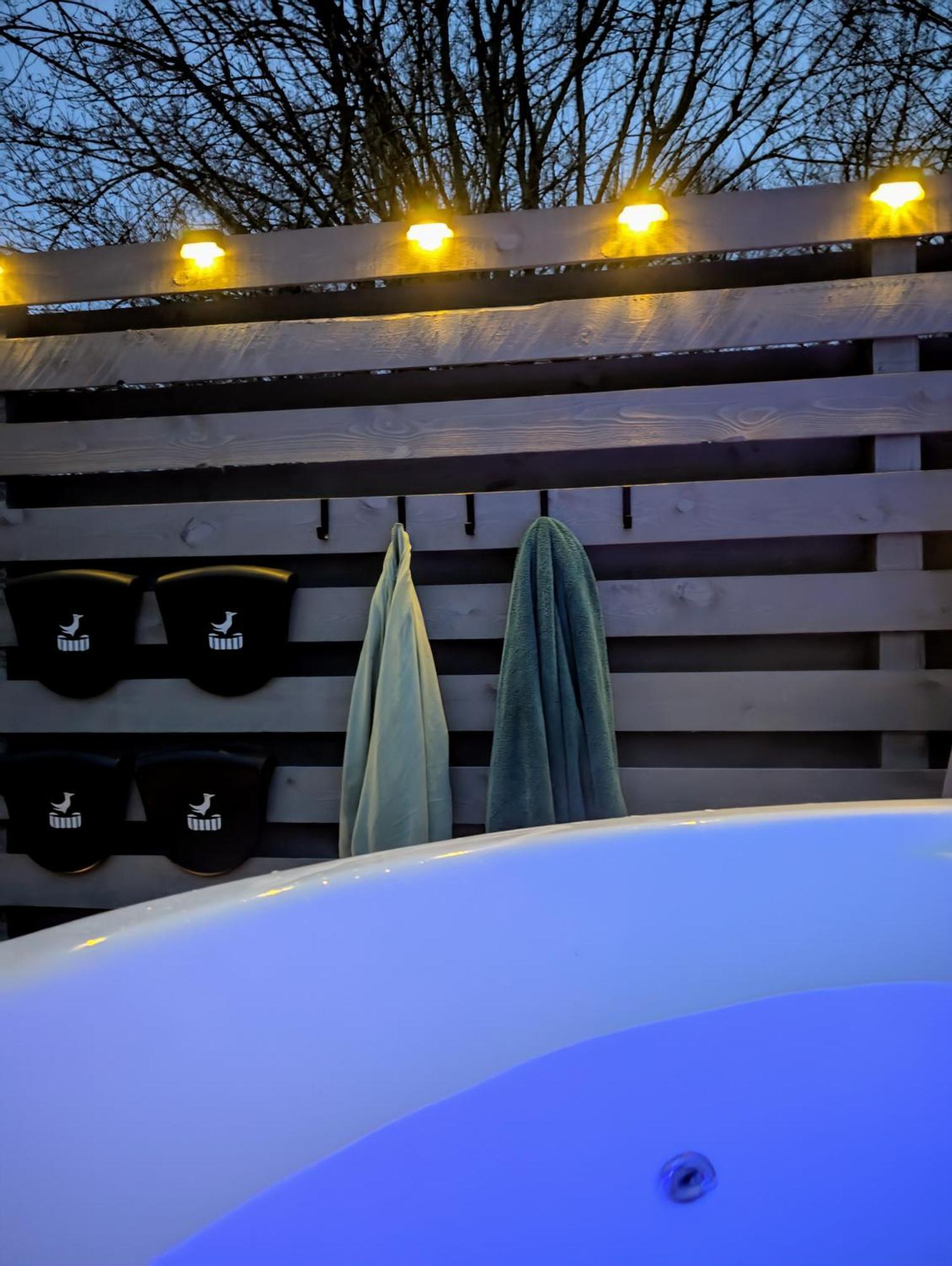 Caplor Glamping & Lodges Hereford Exterior foto