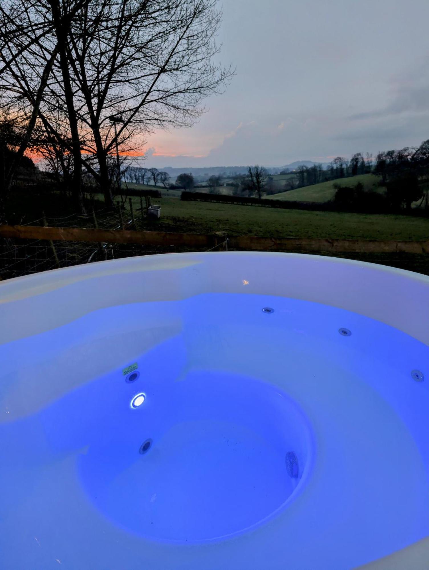 Caplor Glamping & Lodges Hereford Exterior foto